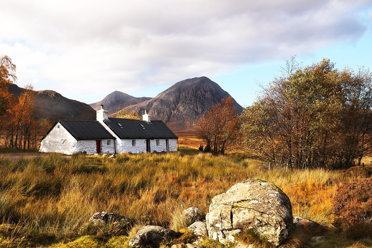 cottage-8369444_1280